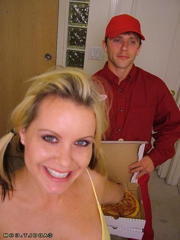 16P hungry babe sucking a pizza guys yummy dick