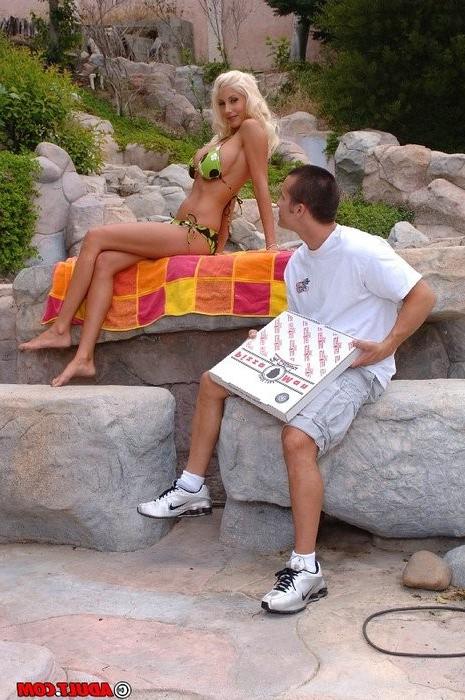 16P busty blonde babe eating cock through a pizza