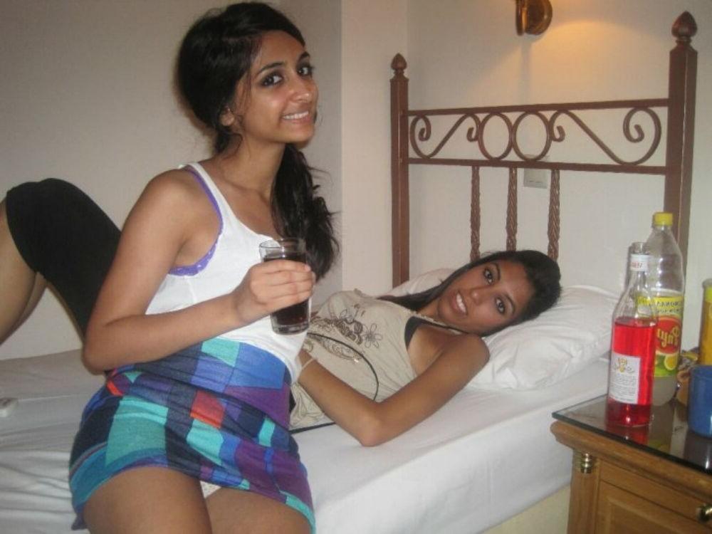 15P Real indian gfs are posing and naked gallery 52
