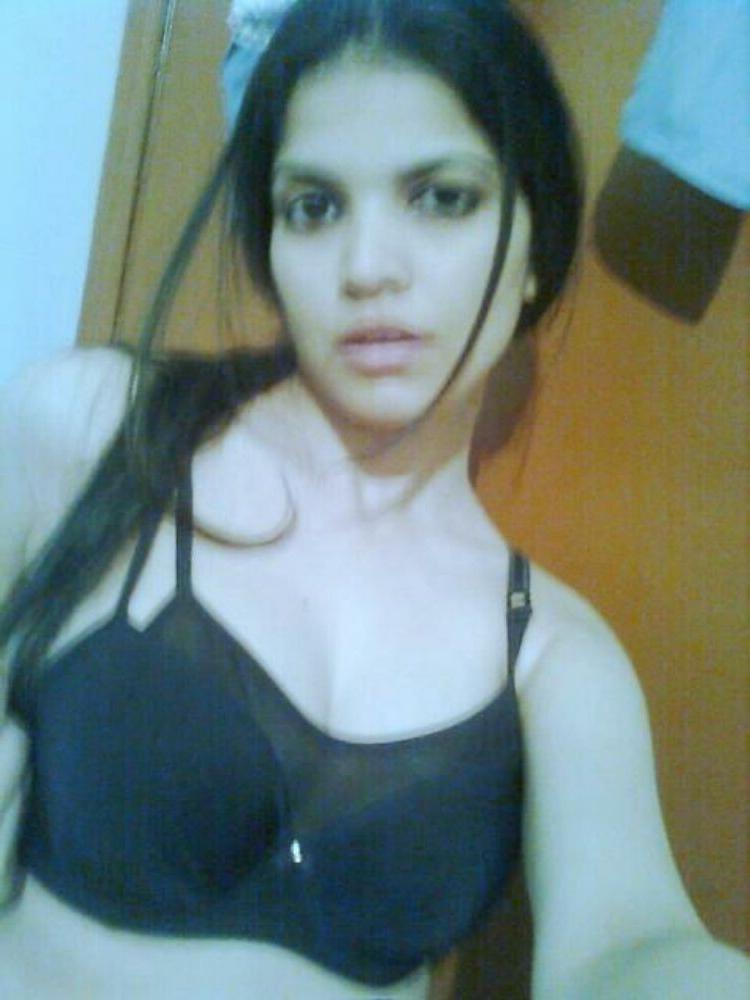 15P Real indian gfs are posing and naked gallery 26
