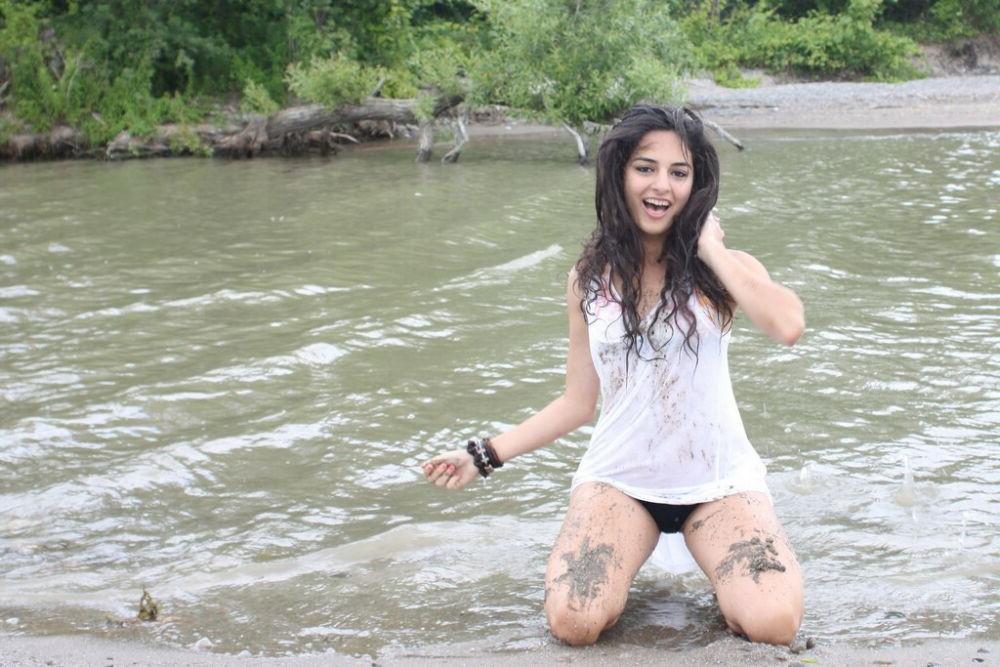 15P Real indian gfs are posing and naked gallery 3