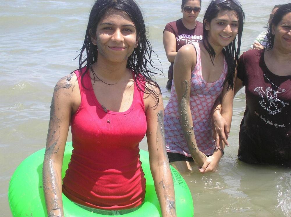 15P Real indian gfs are posing and naked gallery 3