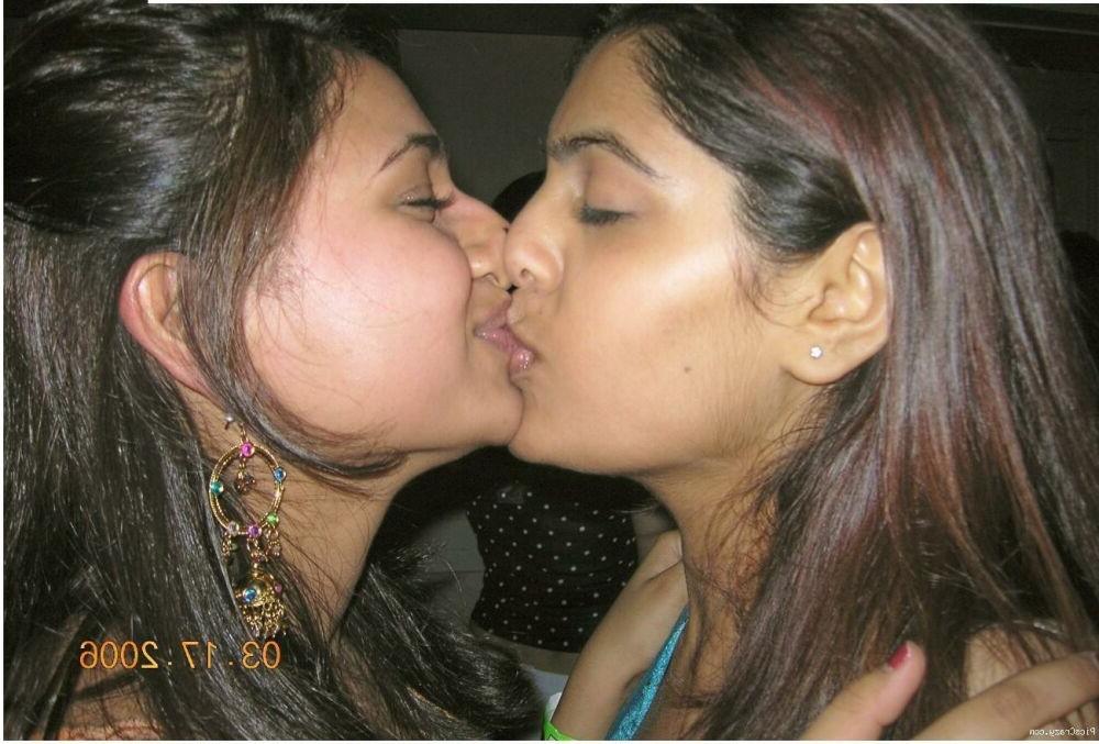 15P Real indian gfs are posing and naked gallery 11