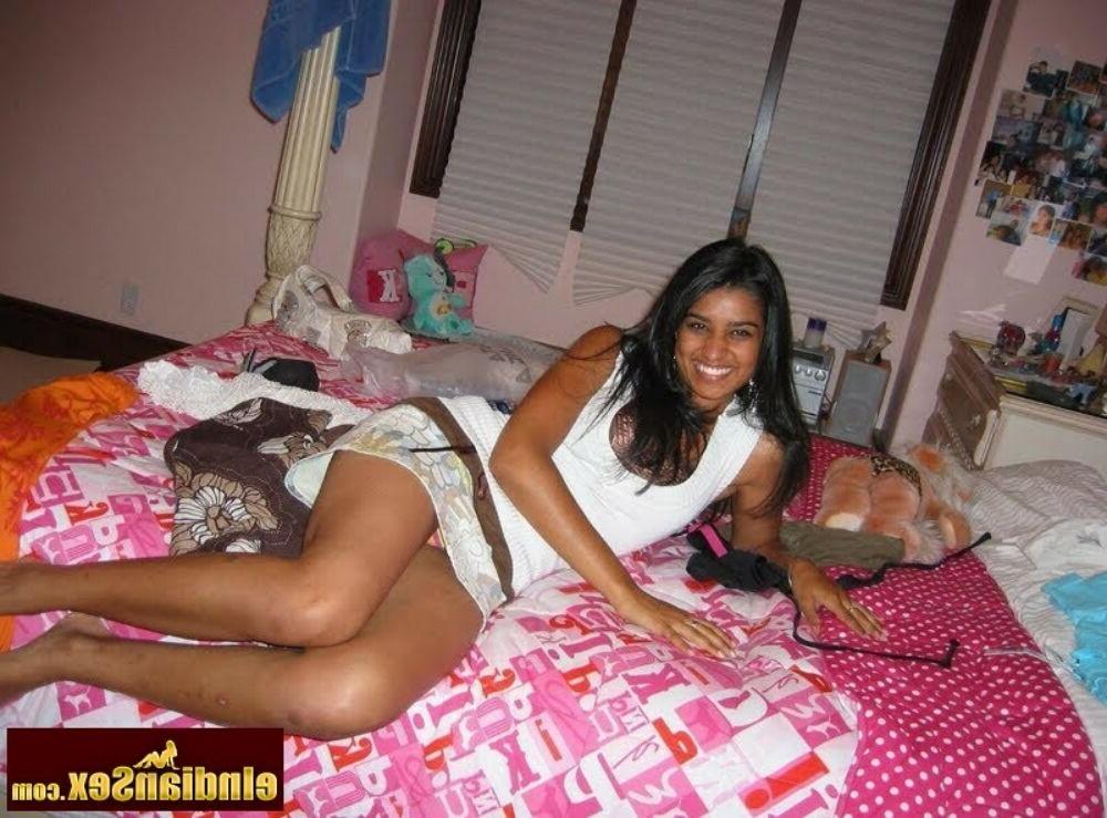 15P Real indian gfs are posing and naked gallery 59