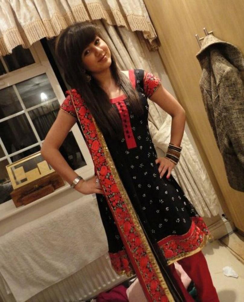 15P Real indian gfs are posing and naked gallery 28