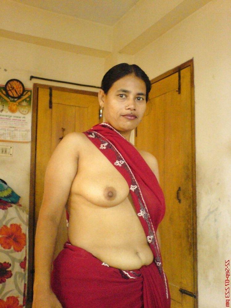 14P Indian gfs are posing and fucking gallery 10