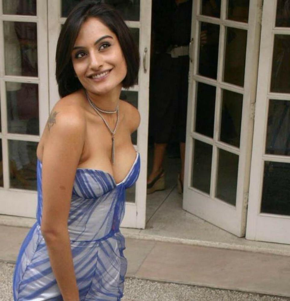 15P Real indian gfs are posing and naked gallery 50