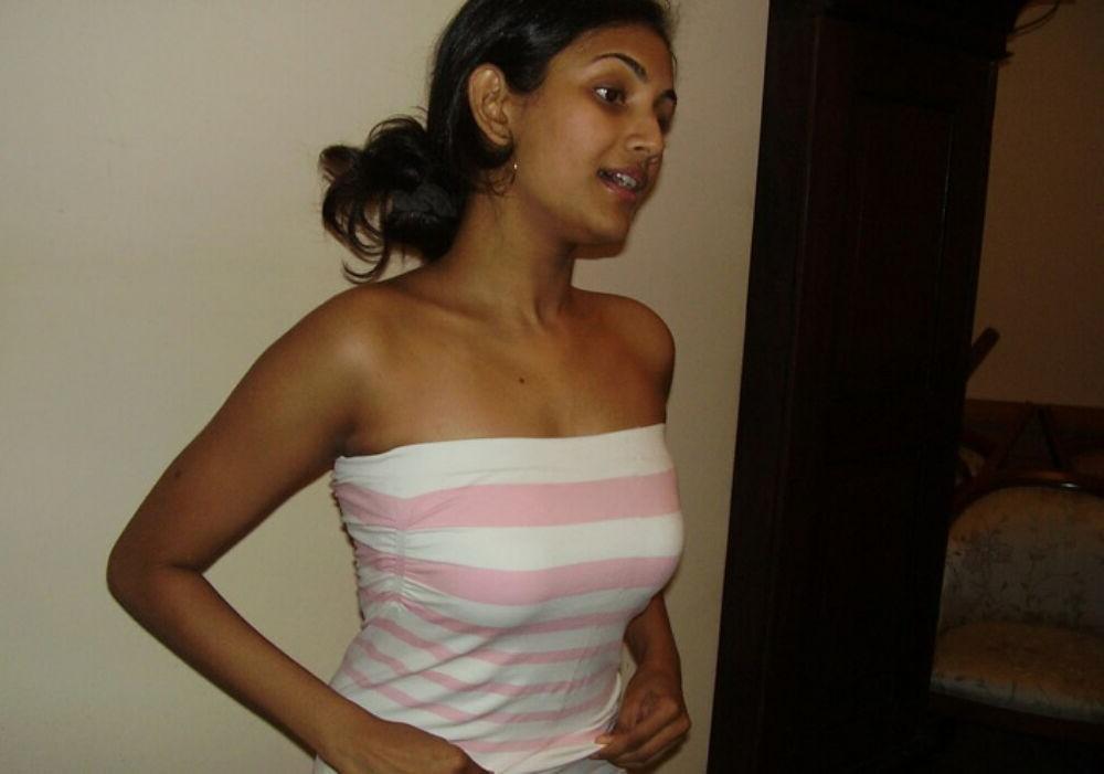15P Real indian gfs are posing and naked gallery 51