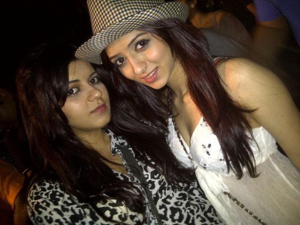 15P Real indian gfs are posing and naked gallery 66