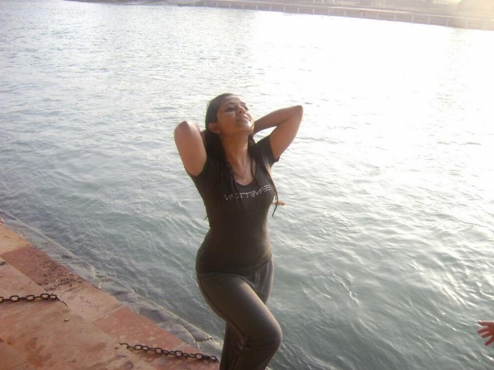 15P Real indian gfs are posing and naked gallery 66