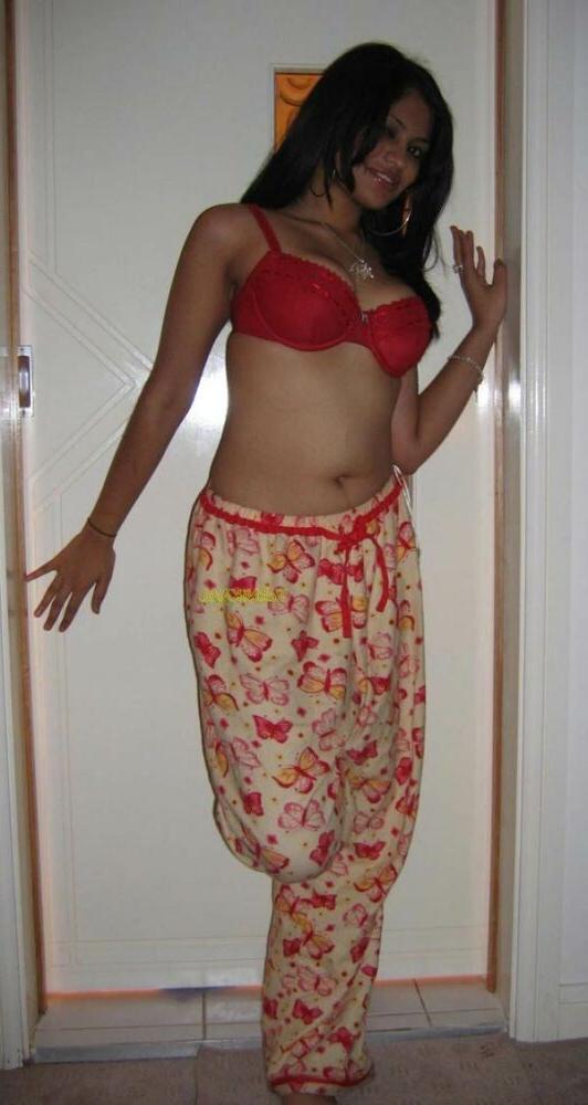 15P Real indian gfs are posing and naked gallery 37