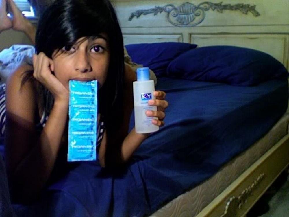 14P Real indian gfs are posing and naked gallery 45