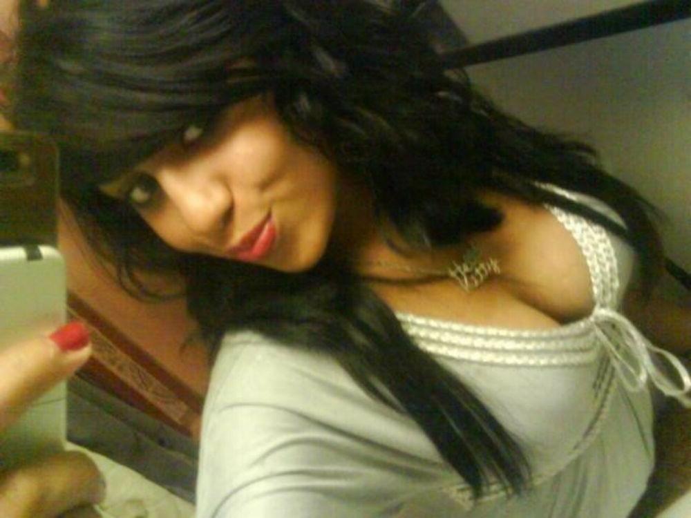 14P Real indian gfs are posing and naked gallery 45