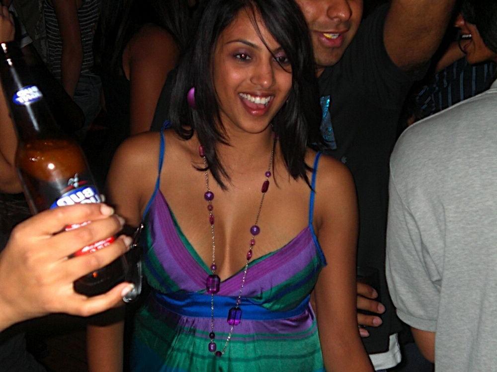 15P Real indian gfs are posing and naked gallery 1