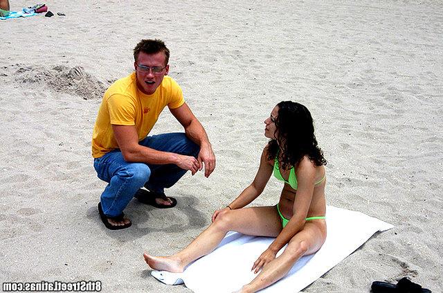 12P 12 pics and 1 movie of Kari from 8th Street Latinas