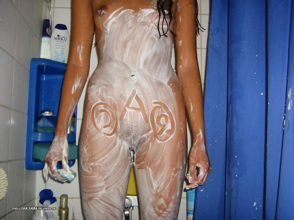 15P Beautiful amateur Latina teen girlfriends pose in homemade pix