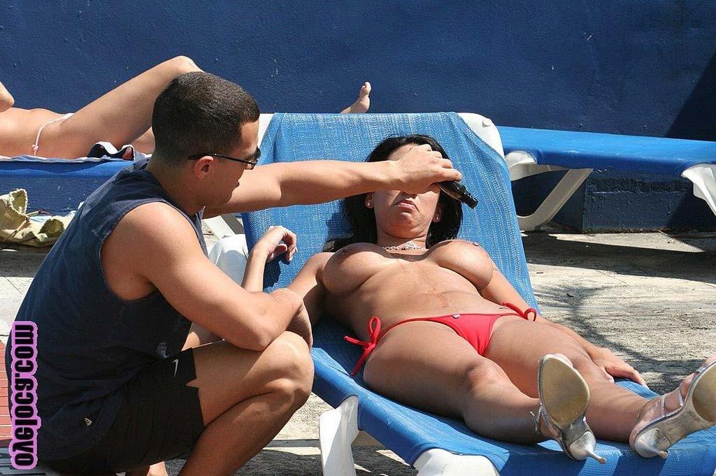 16P Sunning latina babe is getting seduced by stranger