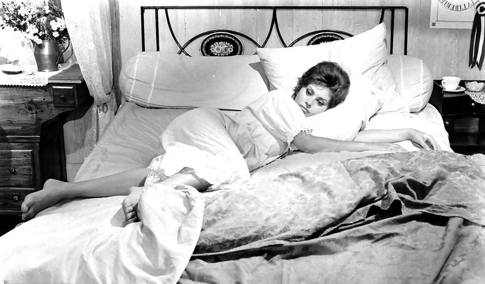 25P Sophia Loren Foot Pics