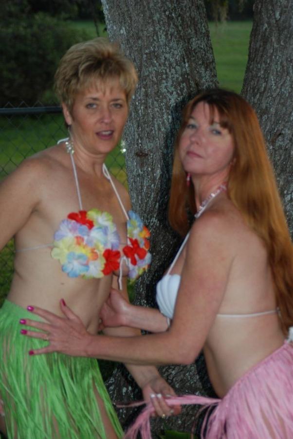 15P Swinger moms licking each other outdoors