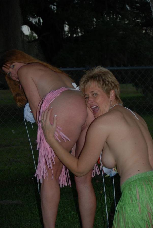 15P Swinger moms licking each other outdoors