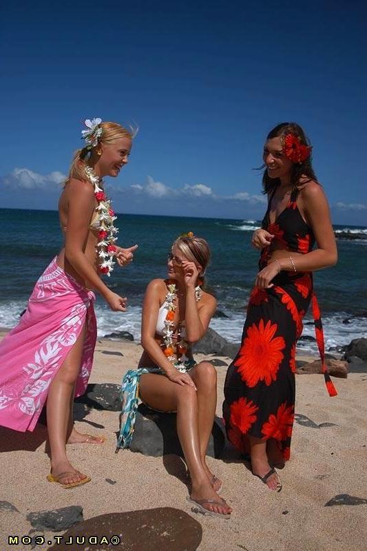 16P Horny hot lesbian babes licking at beach