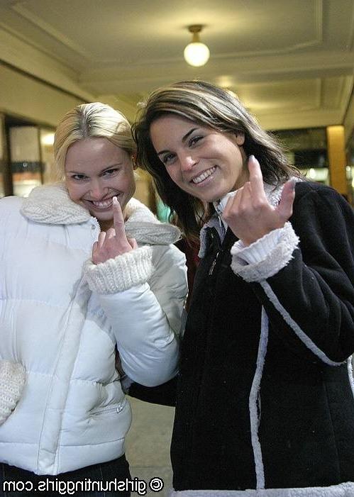 16P Lesbian Friends Pick up a Straight Girl at the Mall