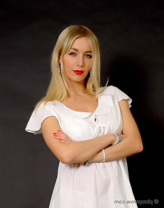 16P Beautiful Hayley Marie In Stockings