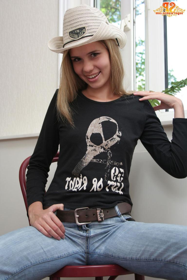 20P Cowboy wanton girl