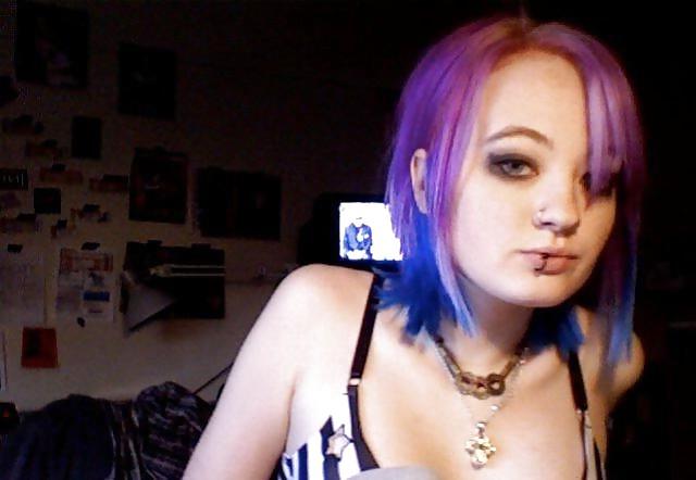 25P Hot Emo Cam Girl 
