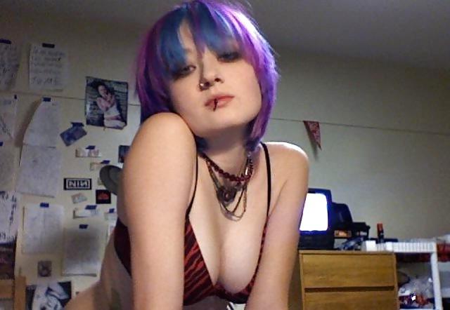 25P Hot Emo Cam Girl 