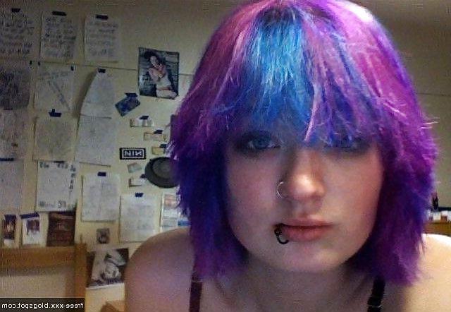 25P Hot Emo Cam Girl 