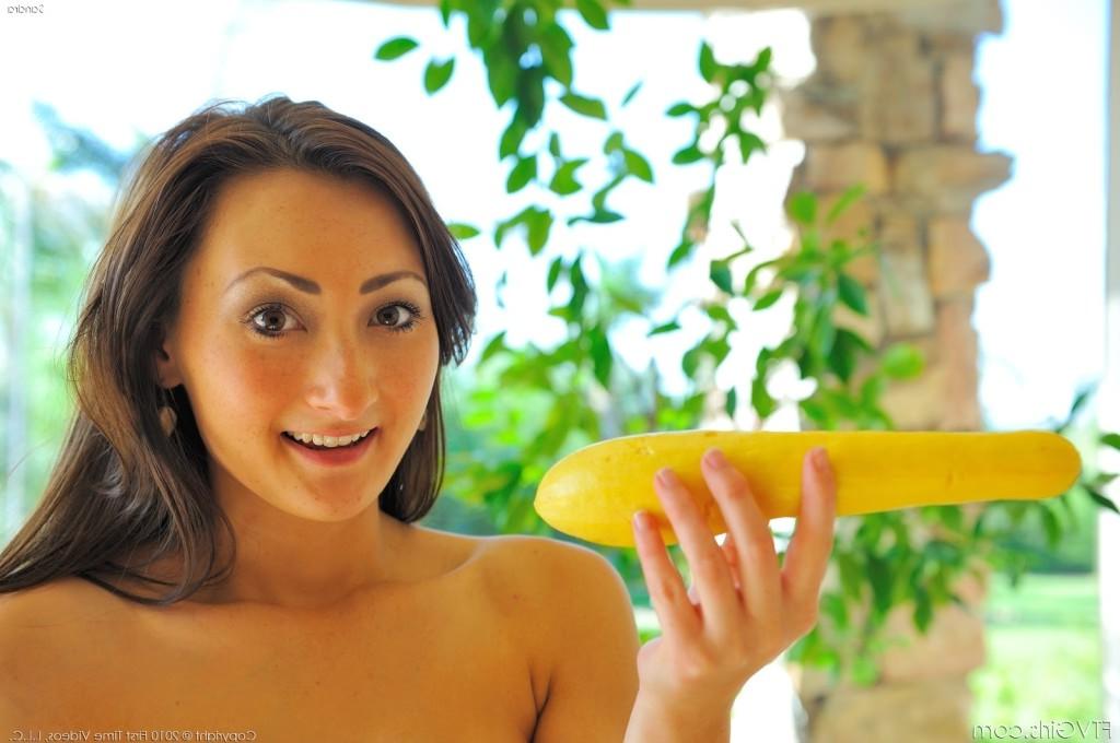 16P Beautiful brunette with sexy tits toying her wet pink pussy