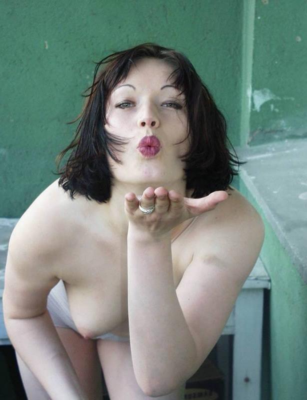 16P Amateur babe fingering pussy hard in the balcony
