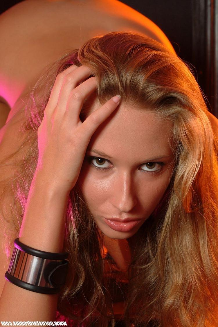 15P pornstar Roxy Carter spreading her tight pink pussy