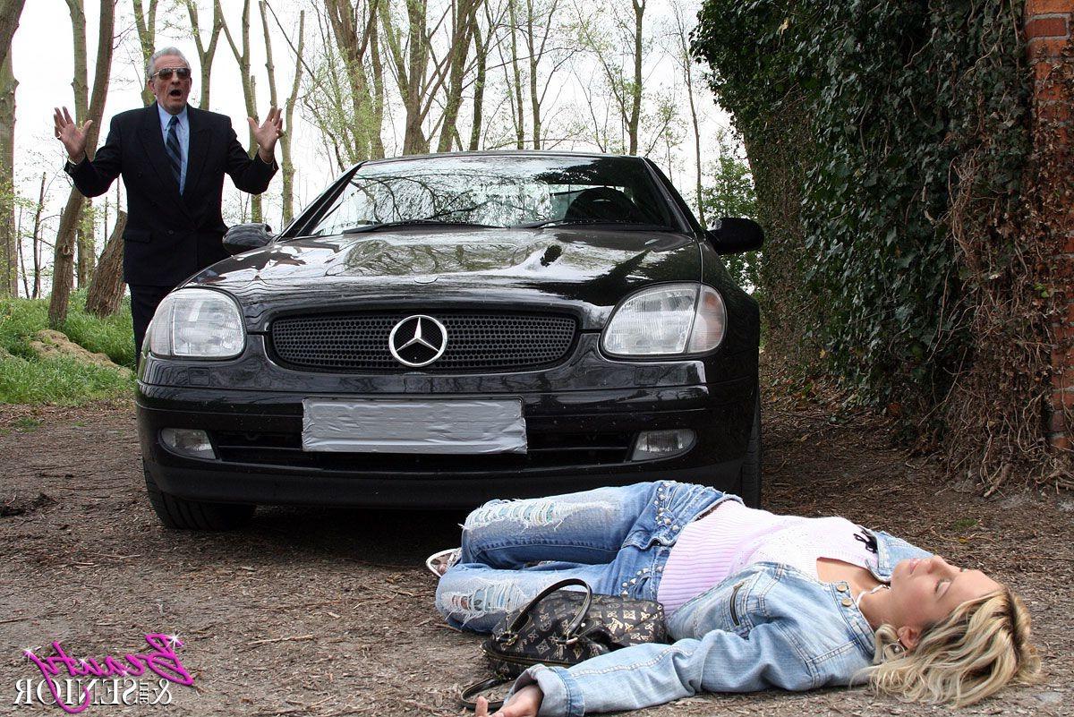 14P Older senior fucking teenage blonde after a crash