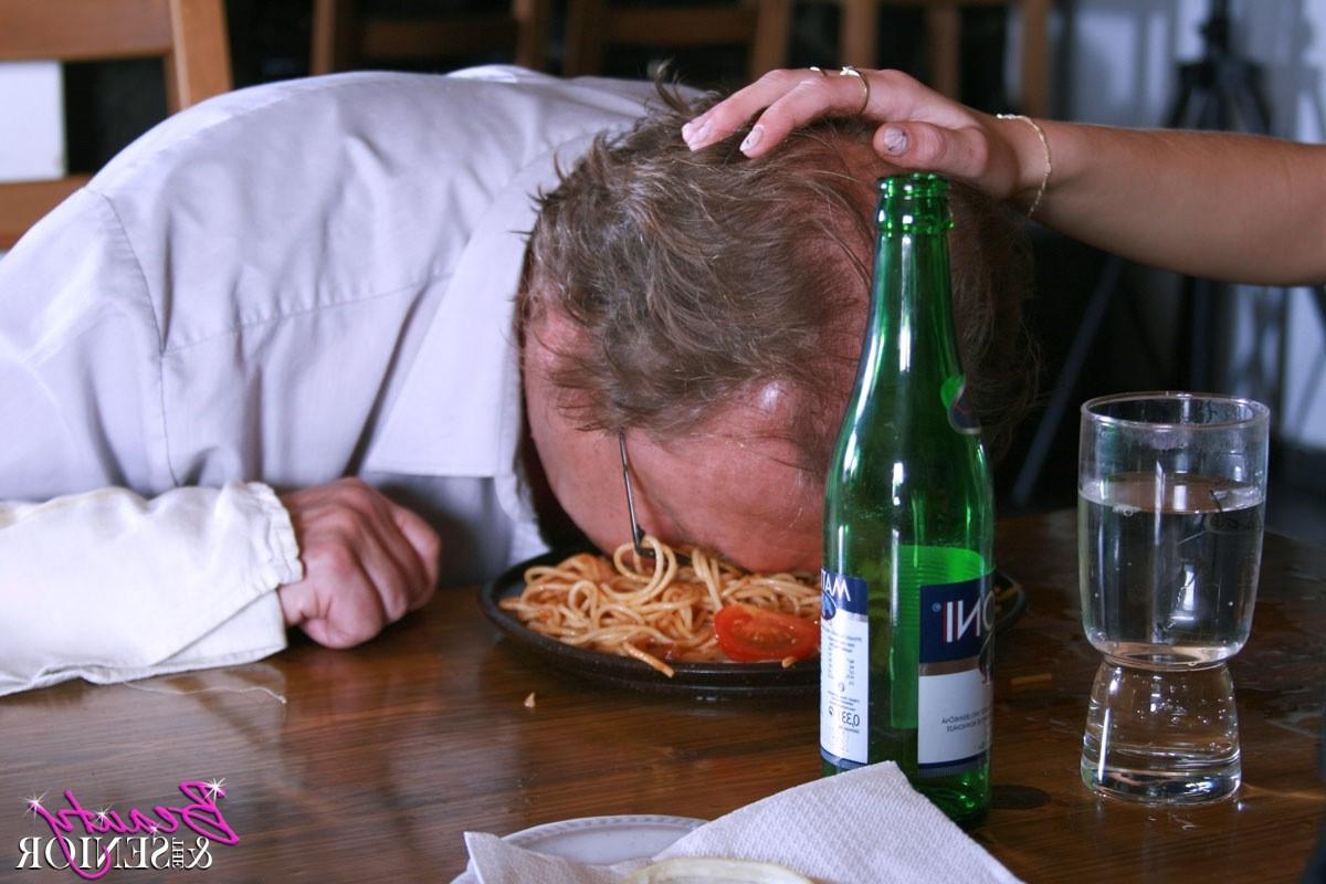 15P Senior waiter gets abused by a teenage customer