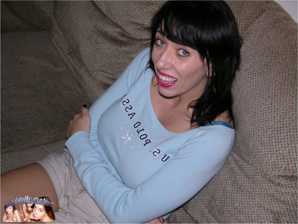 18P Busty frankie showing her juicy booty and big breasts