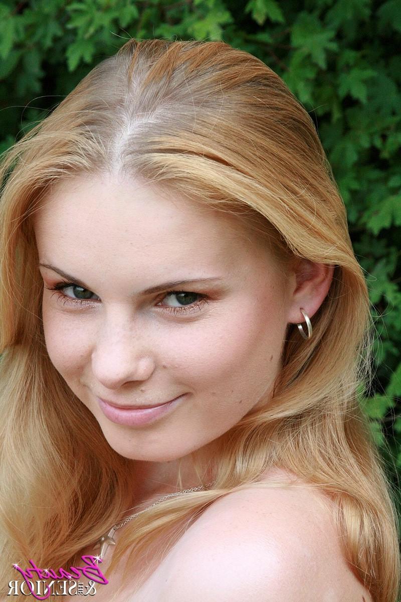 15P Peeking at breasts on hot blonde brings senior sex
