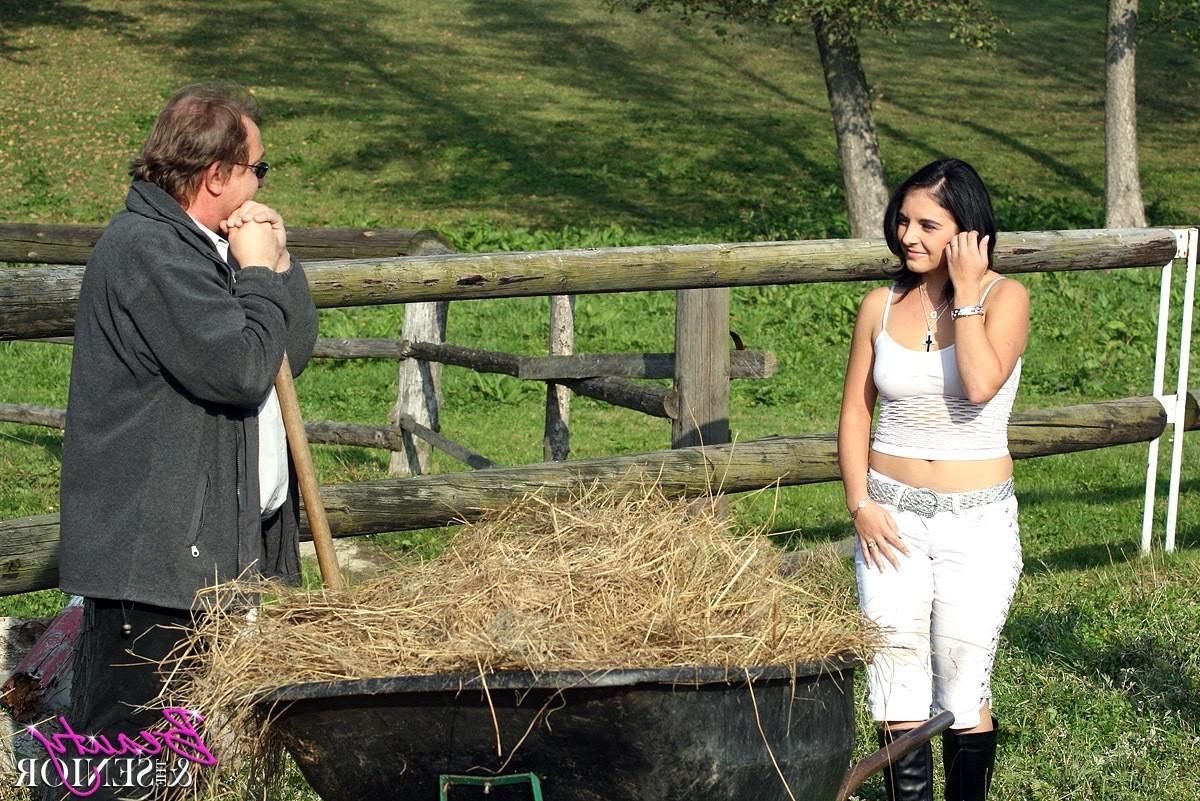 15P Perfect teenage beauty seducing a senior at work