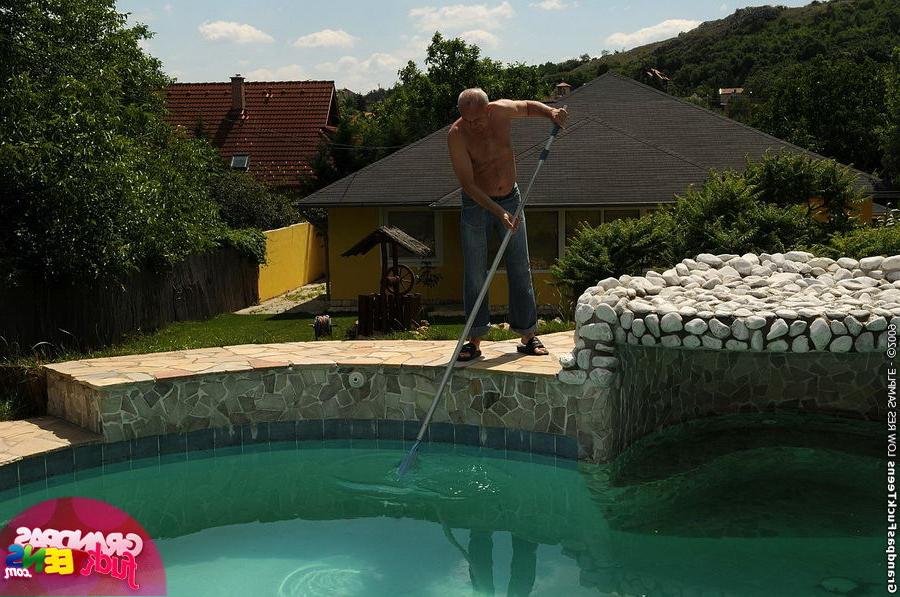 16P Old pool guy gets lucky
