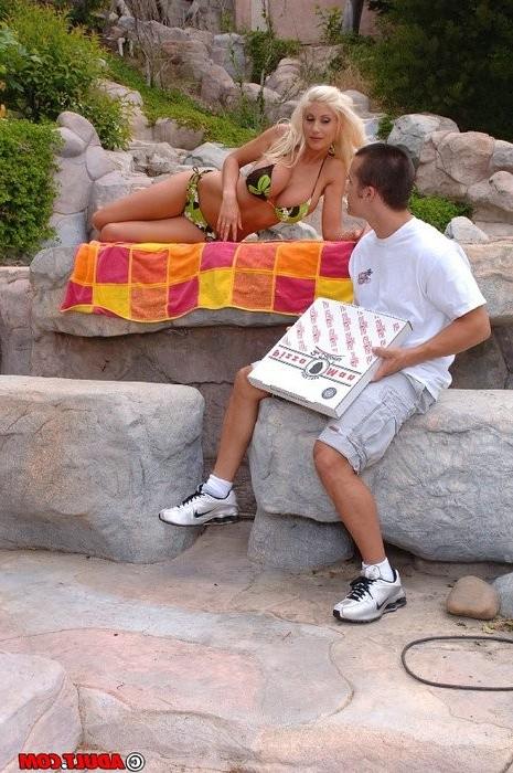 16P busty blonde chick eats cock through a pizza