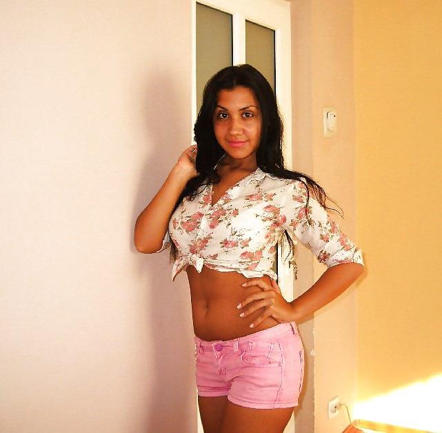 25P Romanians Ass Babes Mix