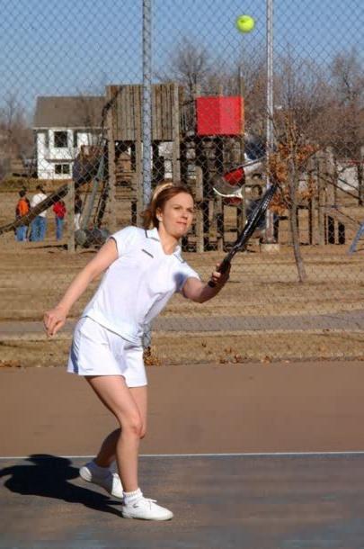 16P Pantyless Tennis Player Upskirts Out on the Court