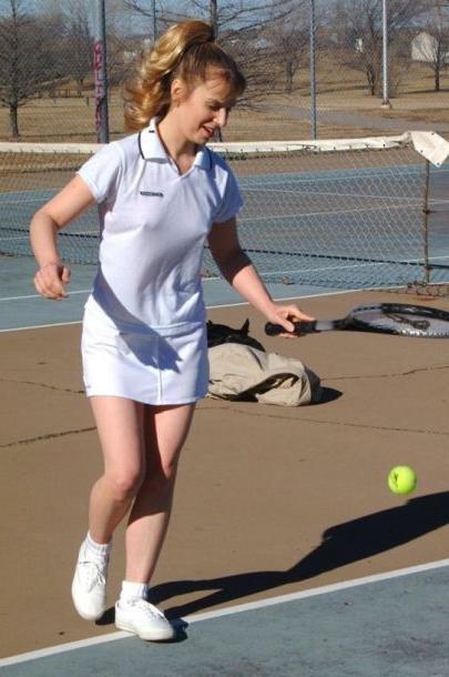 16P Pantyless Tennis Player Upskirts Out on the Court