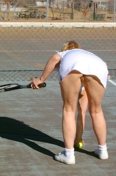 16P Pantyless Tennis Player Upskirts Out on the Court