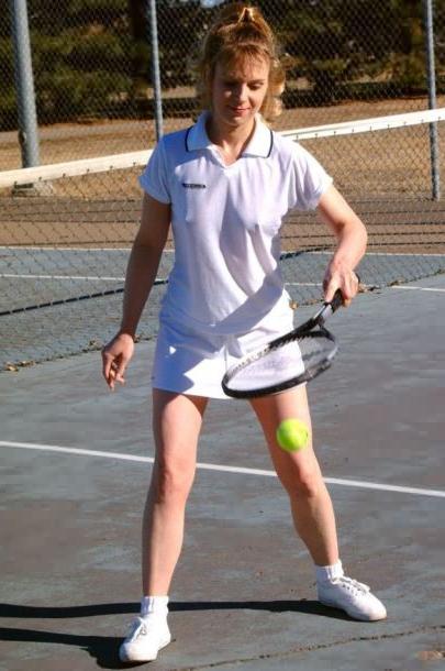 16P Pantyless Tennis Player Upskirts Out on the Court