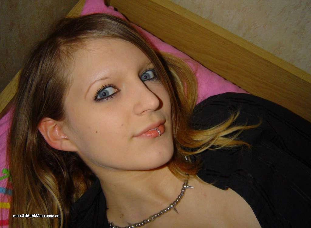 15P Alternative emo teen girlfriends in panties
