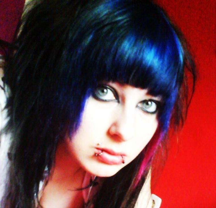 15P Horny emo teen girlfriends posing in selfpics