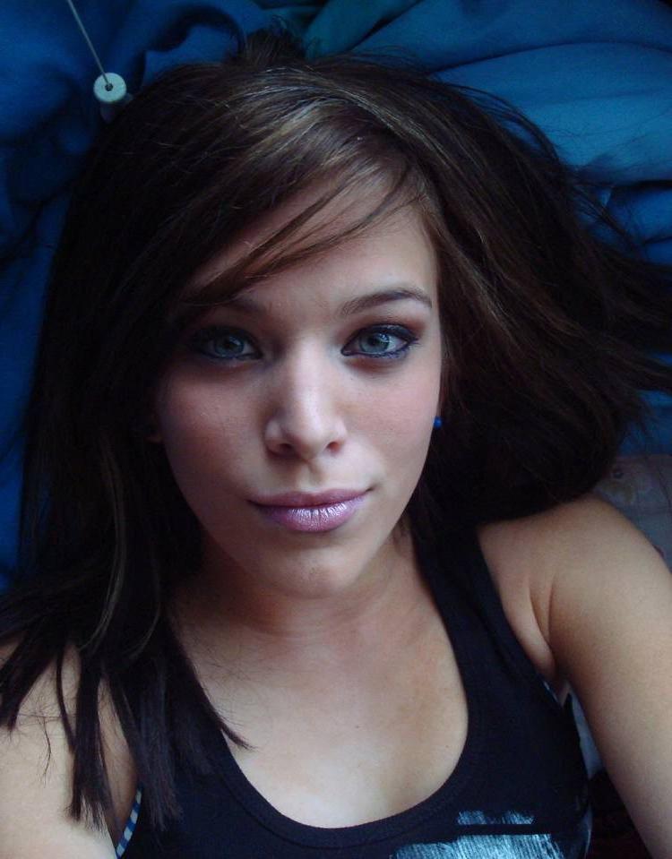 15P Pierced emo teen girlfriends in selfpics