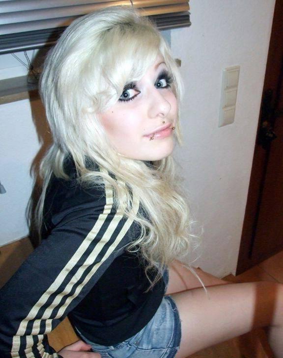 15P Pierced emo teen girlfriends in selfpics